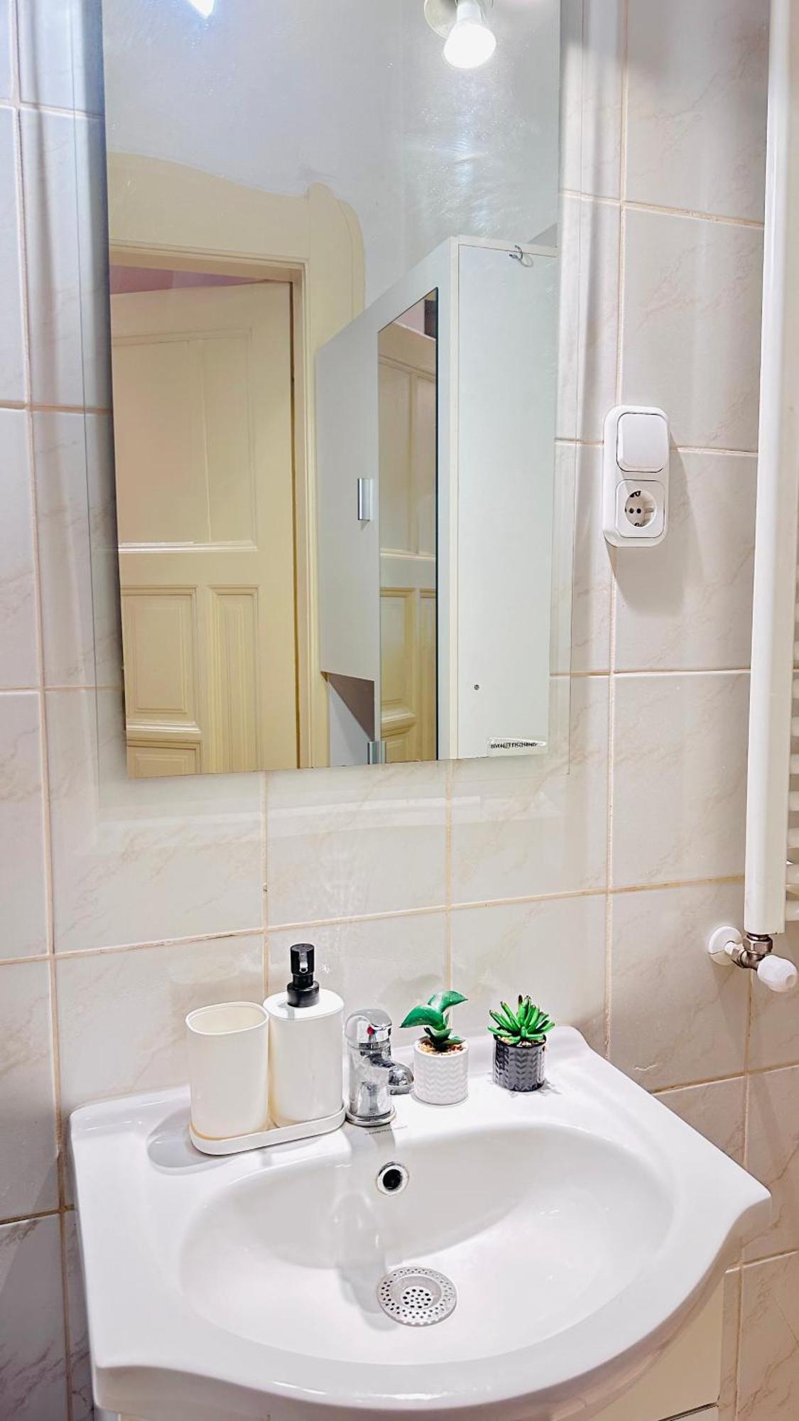 Apartman Hogyes Endre *